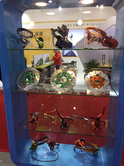 �Ɲɼ��F(tu��n)�_(t��i)��չ